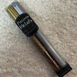 Int’l Arrivals/Ooly Precious Metals Metallic Markers